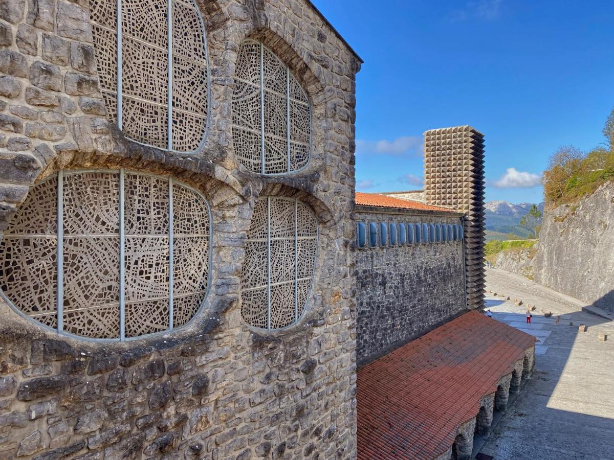 Iraipe Santuario De Arantzazu Hotel Оньяте Экстерьер фото
